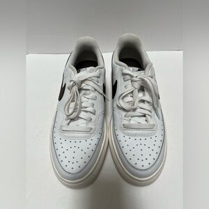 🔆Nike Women's Court Vision Alta Sneaker - size 9